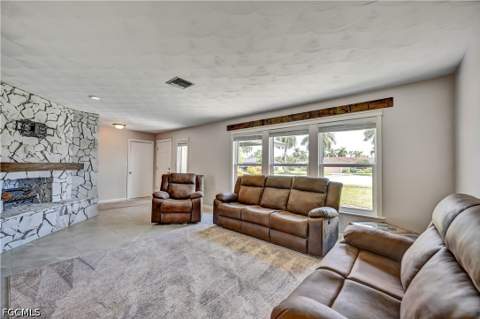 1482 N Larkwood Sq, Fort Myers FL - photo 16 of 41