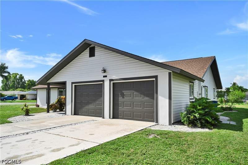 3 bedroom SingleFamilyResidence at 1482 N Larkwood Sq, Coronado Moors, Fort Myers — photo 2