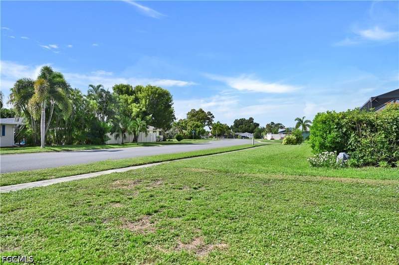 3 bedroom SingleFamilyResidence at 1482 N Larkwood Sq, Coronado Moors, Fort Myers — photo 5