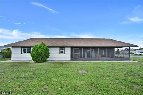 1482 N Larkwood Sq, Fort Myers FL - photo 6 of 41