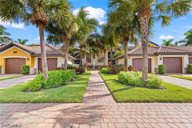 2 bedroom Condominium at 9529 Avellino WAY 2825, AVELLINO, Naples — photo 2
