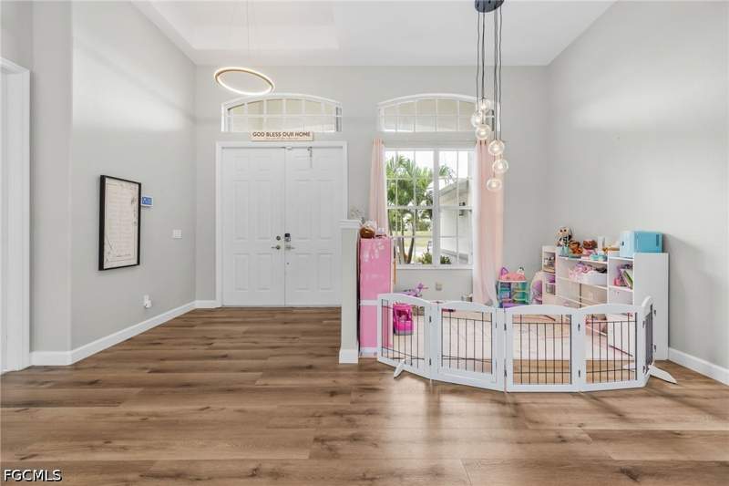 3 bedroom SingleFamilyResidence at 2526 Miracle Pkwy, Cape Coral, Cape Coral — photo 4