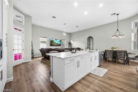2526 Miracle Pkwy, Cape Coral FL - photo 7 of 48