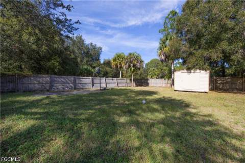 511 Washington Ave, Lehigh Acres FL - photo 8 of 30