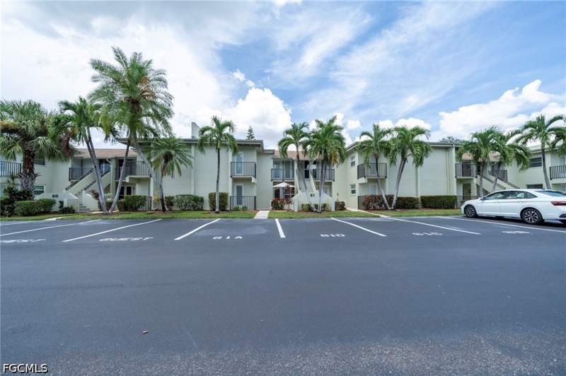 2 bedroom Condominium at 7400 College Pkwy 61A, Hidden Gardens, Fort Myers — photo 2