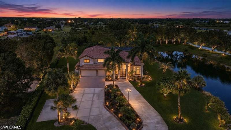 4 bedroom SingleFamilyResidence at 3885 52nd Ave NE, Golden Gate Estates, Naples — photo 4