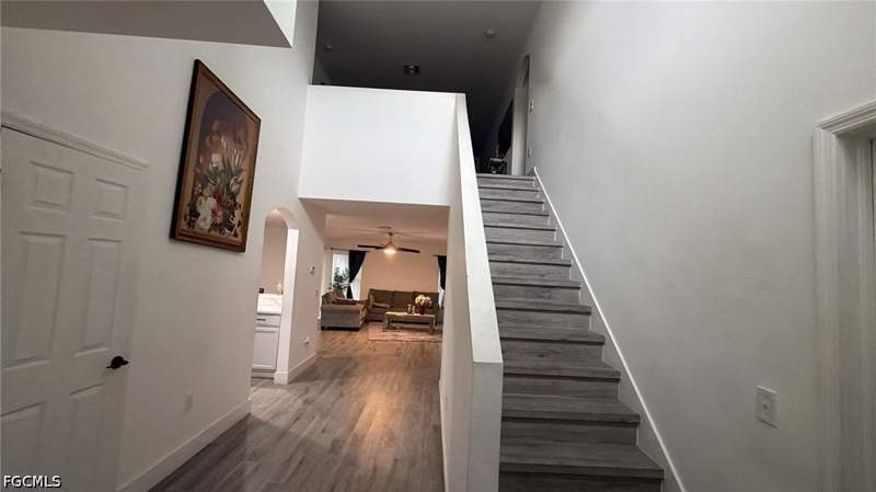 5 bedroom SingleFamilyResidence at 306 Shadow Lakes Dr, Shadow Lakes, Lehigh Acres — photo 3