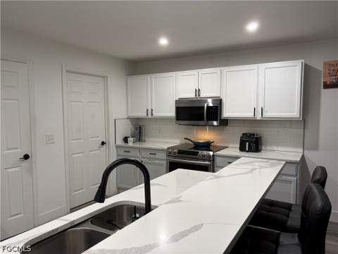 306 Shadow Lakes Dr, Lehigh Acres FL - photo 7 of 12