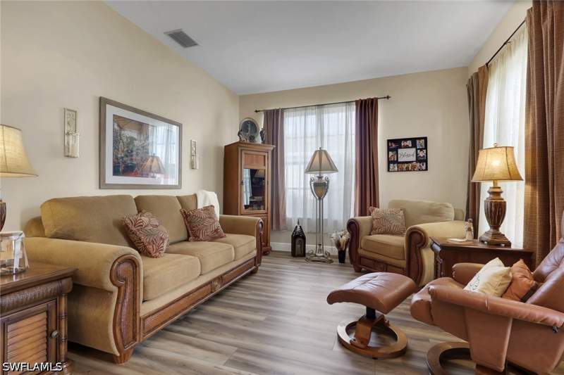 4 bedroom SingleFamilyResidence at 13060 Silver Sands Dr, Silverlakes, Fort Myers — photo 3
