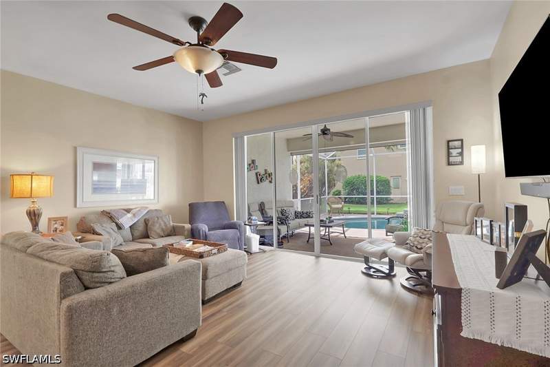 4 bedroom SingleFamilyResidence at 13060 Silver Sands Dr, Silverlakes, Fort Myers — photo 5