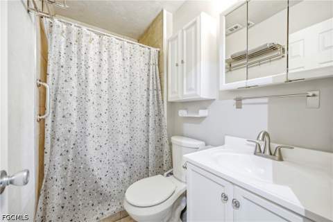 39 Desert Candle Cir, Lehigh Acres FL - photo 8 of 21