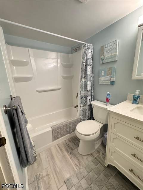 12658 Kenwood Ln B, Fort Myers FL - photo 15 of 26