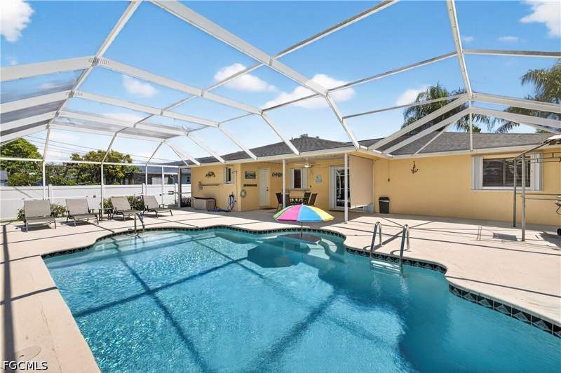 3 bedroom SingleFamilyResidence at 241 SW 43rd St, Cape Coral, Cape Coral — photo 2