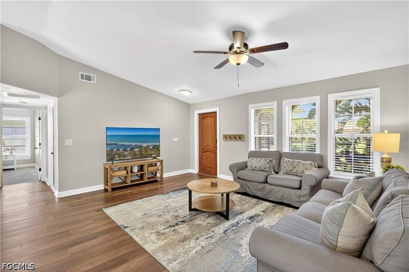 3 bedroom SingleFamilyResidence at 241 SW 43rd St, Cape Coral, Cape Coral — photo 3