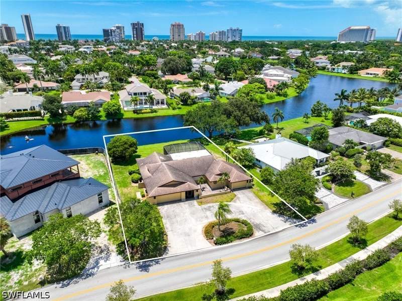 3 bedroom SingleFamilyResidence at 4651 West Blvd, Park Shore, Naples — photo 3