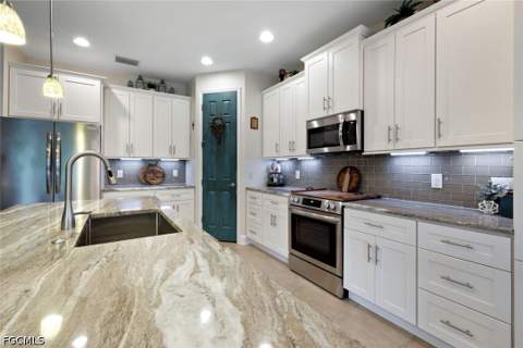 8554 Banyan Bay Blvd, Fort Myers FL - photo 12 of 42