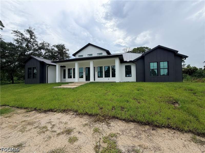 5 bedroom SingleFamilyResidence at 14480 Old Olga Rd, Harvey Heights Unit 1, Fort Myers — photo 3