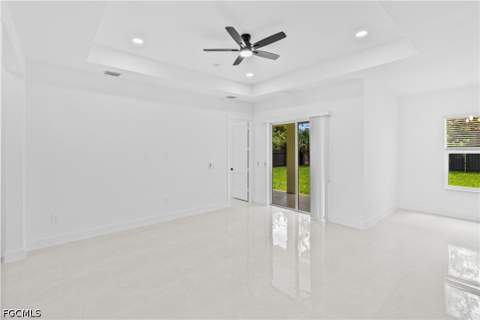 942 Kanuga St E, Lehigh Acres FL - photo 11 of 45