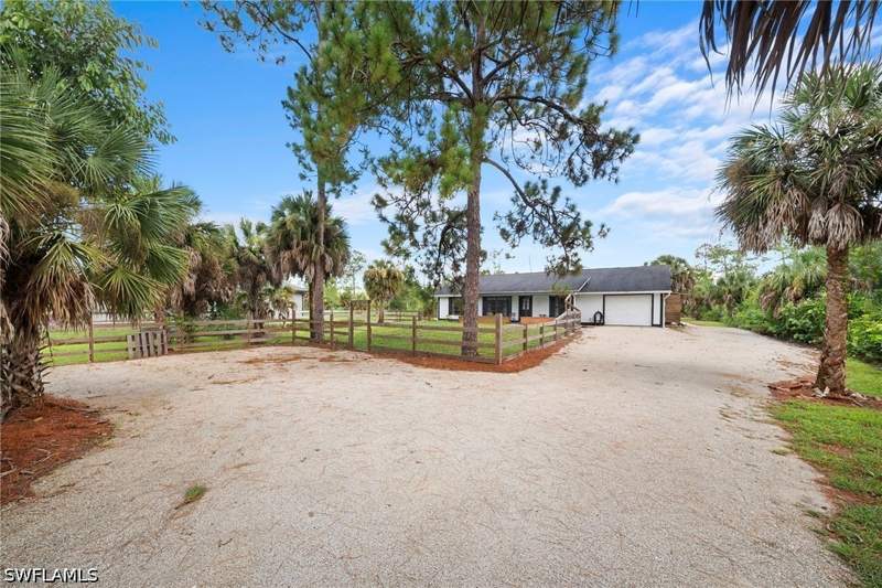 3 bedroom SingleFamilyResidence at 3691 4th Ave NE, Golden Gate Estates, Naples — photo 4