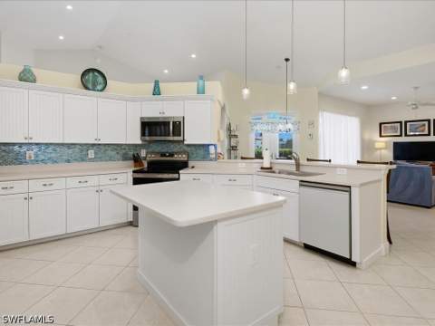 6670 Huntley Ln N, Naples FL - photo 8 of 47