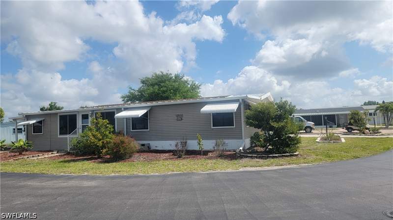 2 bedroom ManufacturedHome at 4712 Tahiti Dr, Spring Creek Village, Bonita Springs — photo 3
