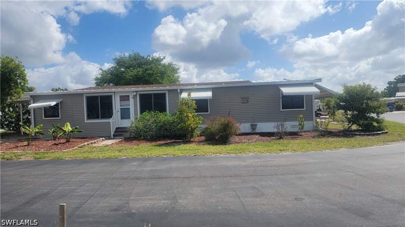 2 bedroom ManufacturedHome at 4712 Tahiti Dr, Spring Creek Village, Bonita Springs — photo 5
