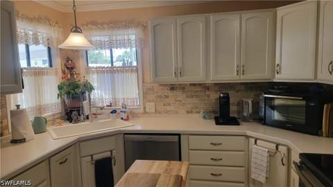 4712 Tahiti Dr, Bonita Springs FL - photo 8 of 33