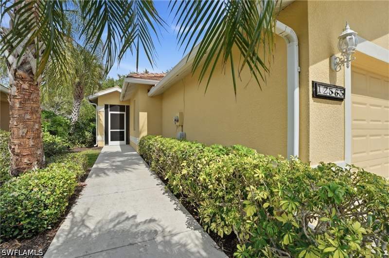 2 bedroom Attached at 12565 Stone Valley Loop, Stoneybrook, Fort Myers — photo 2