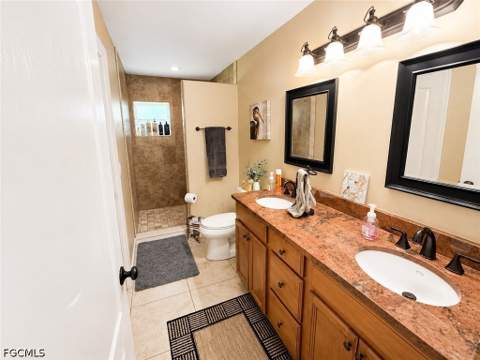 922 SE 1st Pl, Cape Coral FL - photo 7 of 21