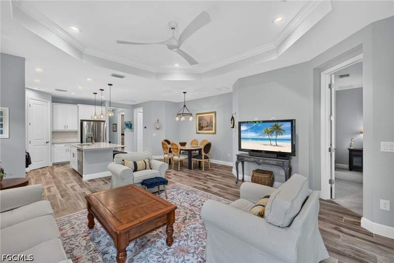 2 bedroom Attached at 2183 Marquesa Cir, Marquesa Isles Of Naples, Naples — photo 2