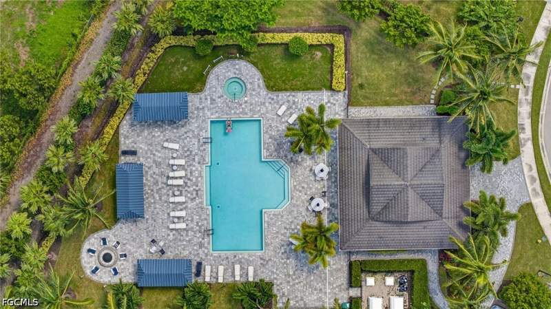 2 bedroom Attached at 2183 Marquesa Cir, Marquesa Isles Of Naples, Naples — photo 3