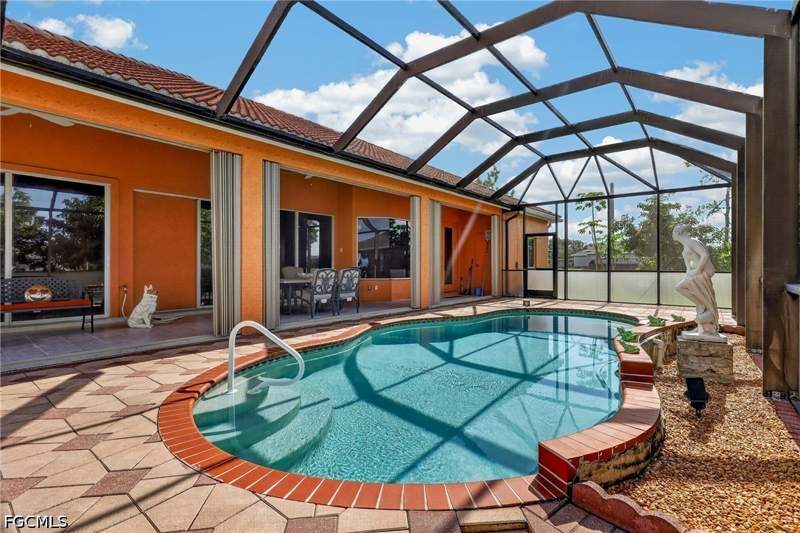 3 bedroom SingleFamilyResidence at 2305 Kismet Pkwy W, Cape Coral, Cape Coral — photo 2
