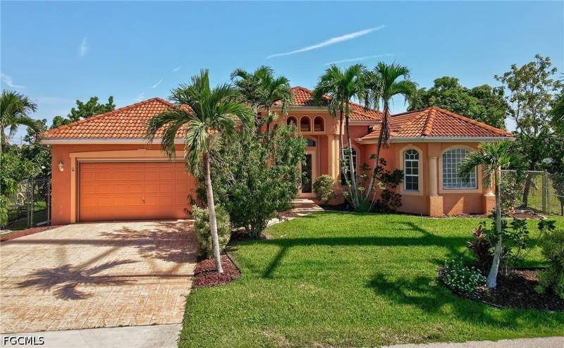 3 bedroom SingleFamilyResidence at 2305 Kismet Pkwy W, Cape Coral, Cape Coral — photo 4