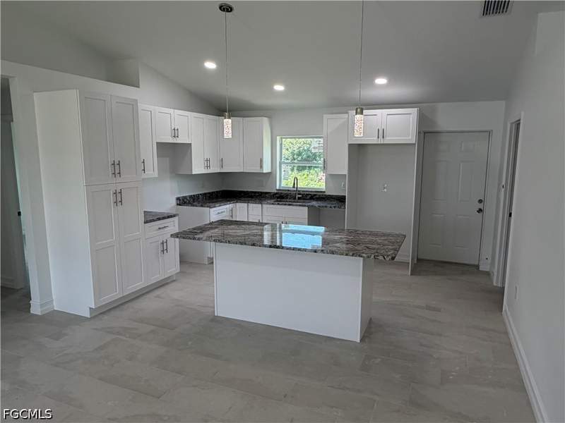 3 bedroom SingleFamilyResidence at 105 Concord Loop, Banyan Village, Labelle — photo 3