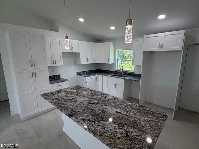 3 bedroom SingleFamilyResidence at 105 Concord Loop, Banyan Village, Labelle — photo 4
