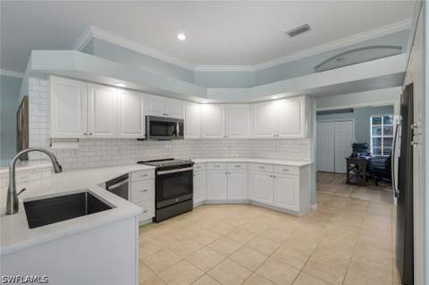 8748 S Lake Cir, Fort Myers FL - photo 10 of 44