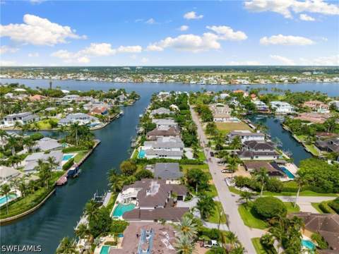 605 21st Ave S, Naples FL - photo 10 of 13