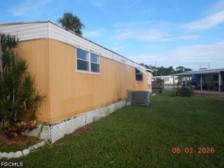 2 bedroom ManufacturedHome at 251 Shrub Ln N, Forest Park Mobile Home, North Fort Myers — photo 3