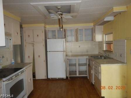 2 bedroom ManufacturedHome at 251 Shrub Ln N, Forest Park Mobile Home, North Fort Myers — photo 5