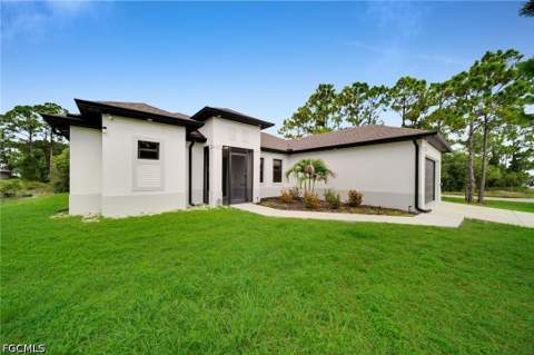 2902 Villa Ave S, Lehigh Acres FL - photo 6 of 36