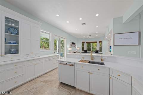 660 Anchor Dr, Sanibel FL - photo 14 of 50