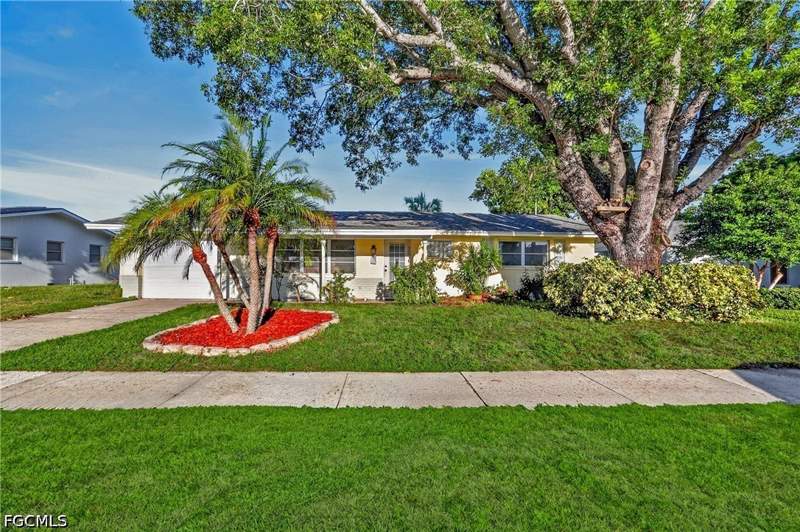 3 bedroom SingleFamilyResidence at 4431 N Atlantic Cir, North Fort Myers, North Fort Myers — photo 2