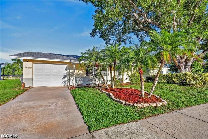 3 bedroom SingleFamilyResidence at 4431 N Atlantic Cir, North Fort Myers, North Fort Myers — photo 4