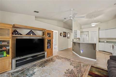 524 SW 23rd Ter, Cape Coral FL - photo 7 of 42
