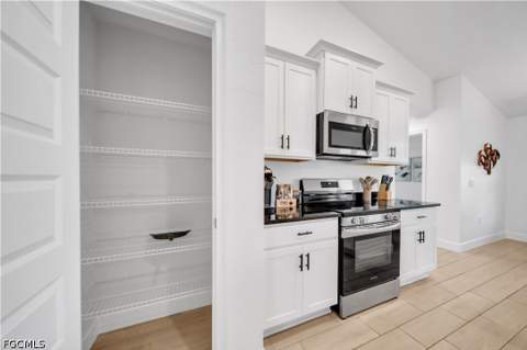 125 SE 11th Ter, Cape Coral FL - photo 19 of 50