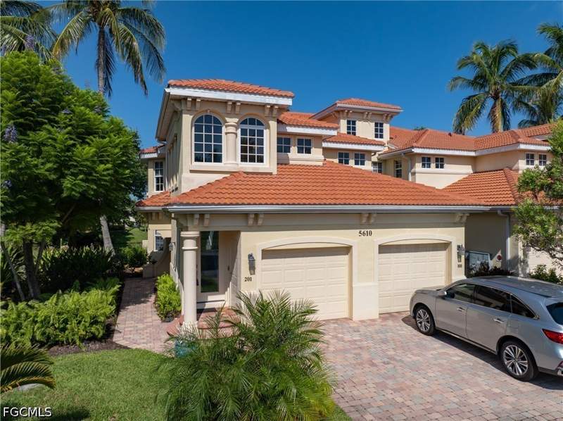 3 bedroom Condominium at 5610 Cape Harbour Dr 201, Cape Harbour, Cape Coral — photo 3