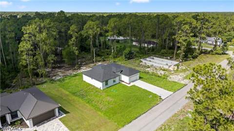525 Genesee Ave S, Lehigh Acres FL - photo 9 of 31