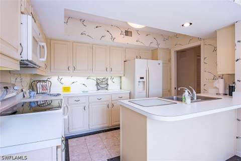 4051 Gulf Shore Blvd N 706, Naples FL - photo 6 of 18