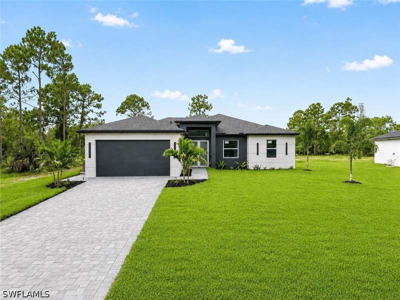 3 bedroom SingleFamilyResidence at 720 Bennington Dr, Mirror Lakes, Lehigh Acres — photo 2