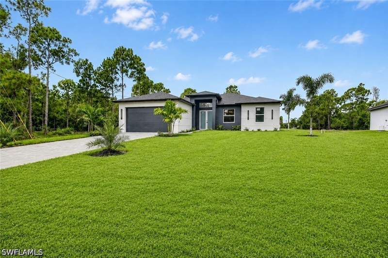 3 bedroom SingleFamilyResidence at 720 Bennington Dr, Mirror Lakes, Lehigh Acres — photo 3